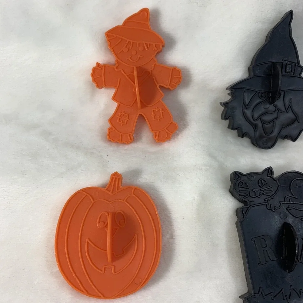 6 Vintage Wilton Halloween Cookie Cutters Cat Pumpkin Witch Skeleton House Grave